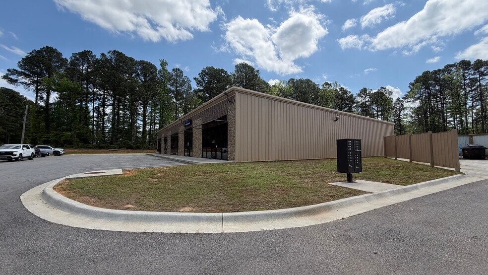 More Photos Of 1933 Shoemaker Rd, Sheridan Storefront Retail Office For Lease