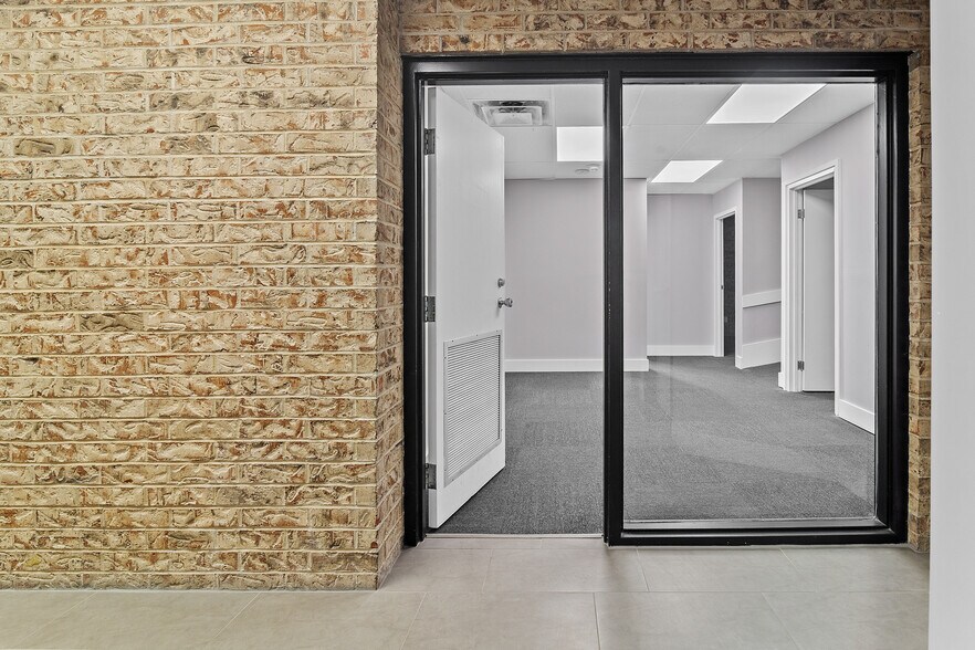 More Photos Of 2300 E 14th St, Tulsa Office For Lease