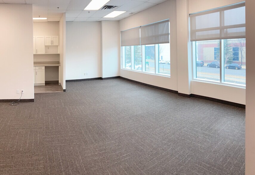 More Photos Of 11500 35th St SE, Calgary Flex For Lease