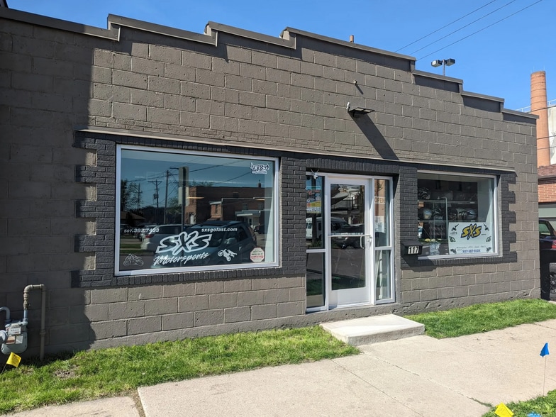 Primary Photo Of 117 E Washington St, Mankato Storefront For Sale