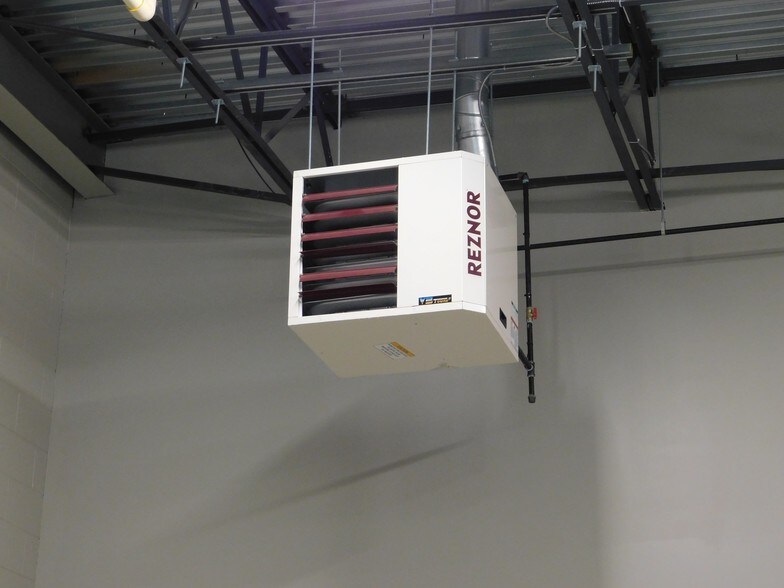 More Photos Of 4 Candy Ln, Hudson Warehouse For Lease