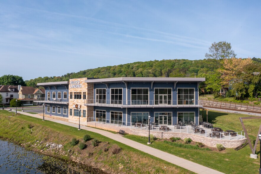 More Photos Of 139 W Market St, Clearfield Flex For Lease