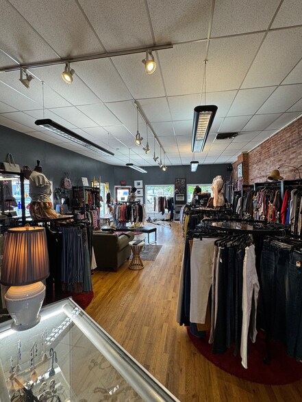 More Photos Of 1388 S Broadway St, Denver Storefront For Sale