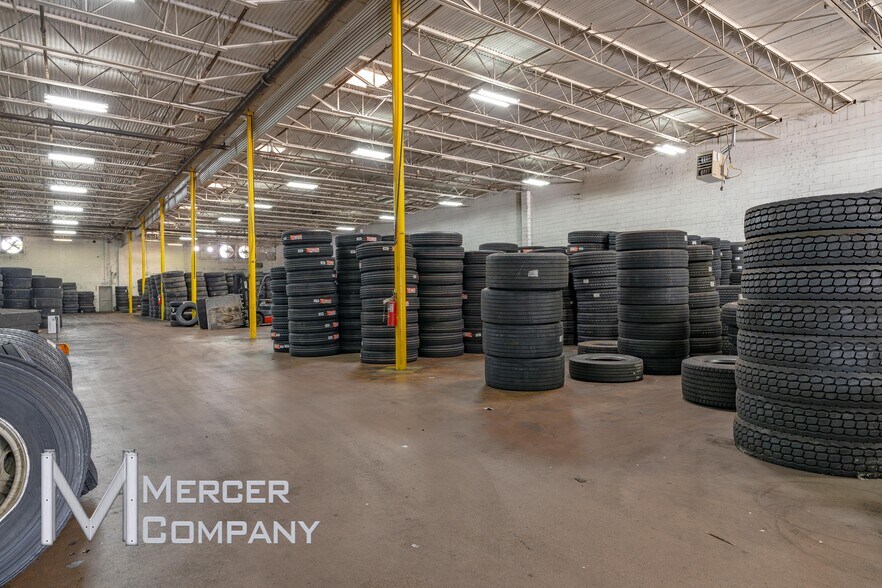 More Photos Of 840 N Great Southwest Pky, Arlington Warehouse For Sale