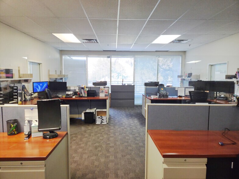 More Photos Of 1929 W Lone Cactus Dr, Phoenix Light Distribution For Lease