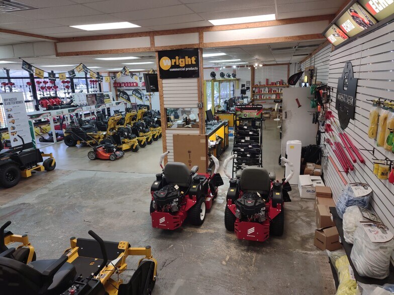 More Photos Of 821 N US Highway 17, Longwood Freestanding For Lease