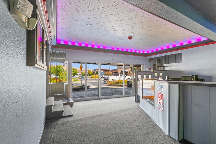 More Photos Of 714 Main St, Lewiston Movie Theatre For Sale