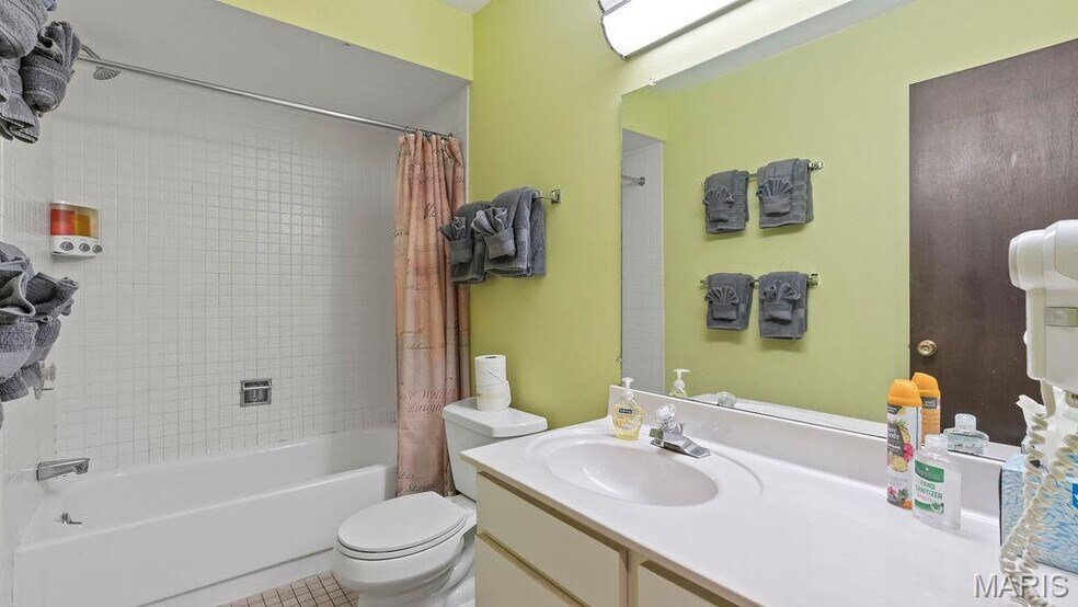 More Photos Of 35 Walkers Cay Drive, Osage Beach Apartments For Sale