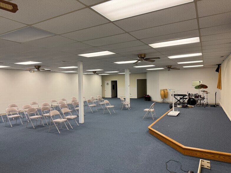 More Photos Of 25367 Lankford Hwy, Onley Light Distribution For Lease
