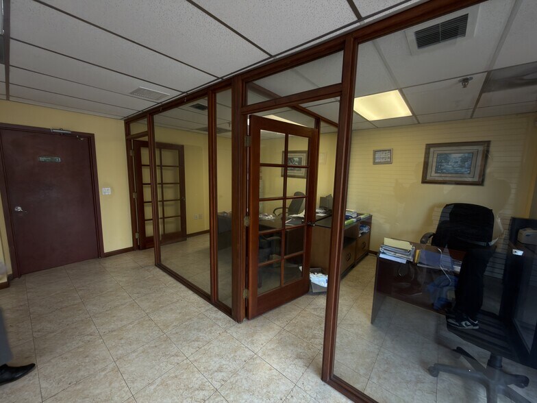 More Photos Of 6900-6914 NW 50th St, Miami Warehouse For Lease