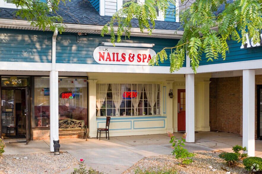 More Photos Of 1100-1110 Long Pond Rd, Rochester Unknown For Lease