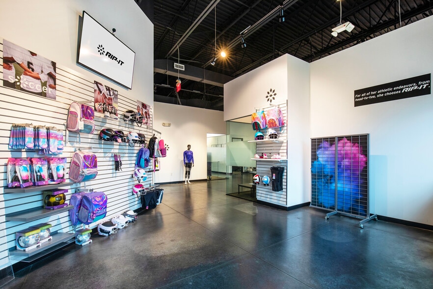 More Photos Of 4855 L B McLeod Rd, Orlando Warehouse For Sale