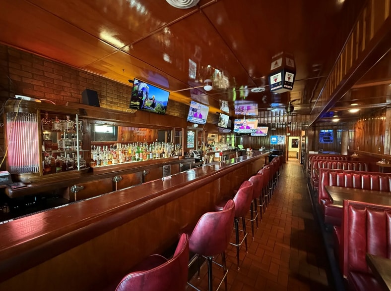 More Photos Of 48 E Joliet St, Schererville Restaurant For Sale