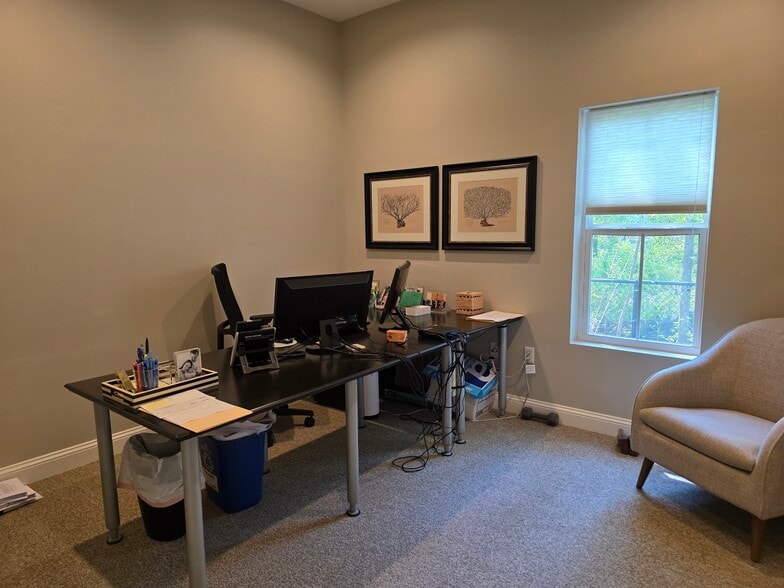 More Photos Of 181 Bluffton Rd, Bluffton Office For Lease