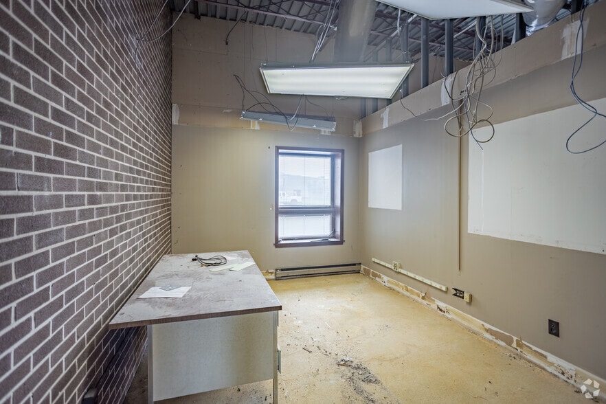 More Photos Of 9825 Main St, Clarence Storefront Retail Office For Sale