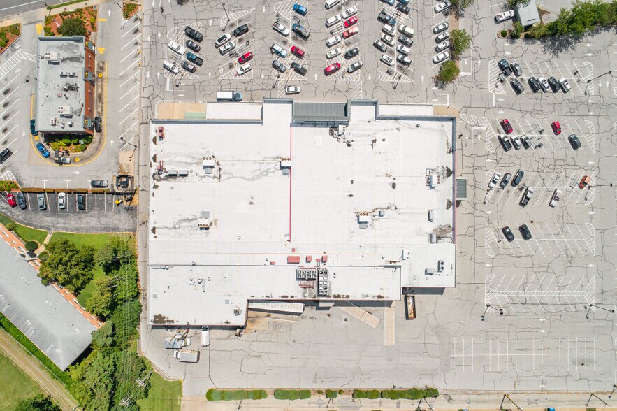 More Photos Of 7450 Hampton Ave, Saint Louis Freestanding For Sale