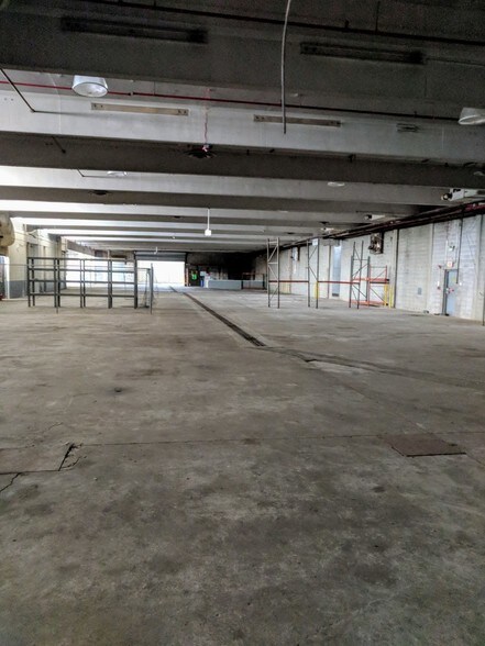 More Photos Of 80-90 North St, Park Forest Manufacturing For Lease