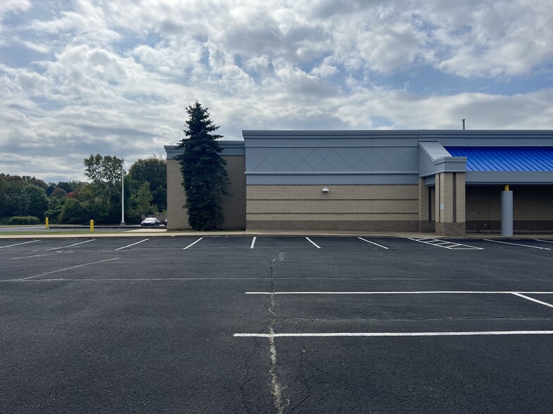 Primary Photo Of 8100 Cleveland Ave NW, Canton Supermarket For Lease