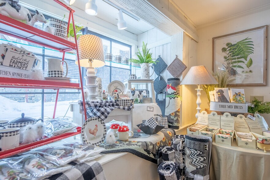 More Photos Of 16 West Main St, Wilmington General Retail For Sale