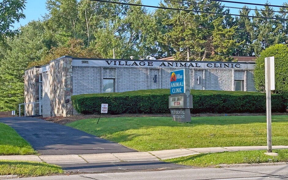 More Photos Of 34415 Grand River Ave, Farmington Office For Lease