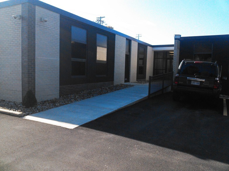 More Photos Of 355 W Prospect Rd, Ashtabula Medical For Sale