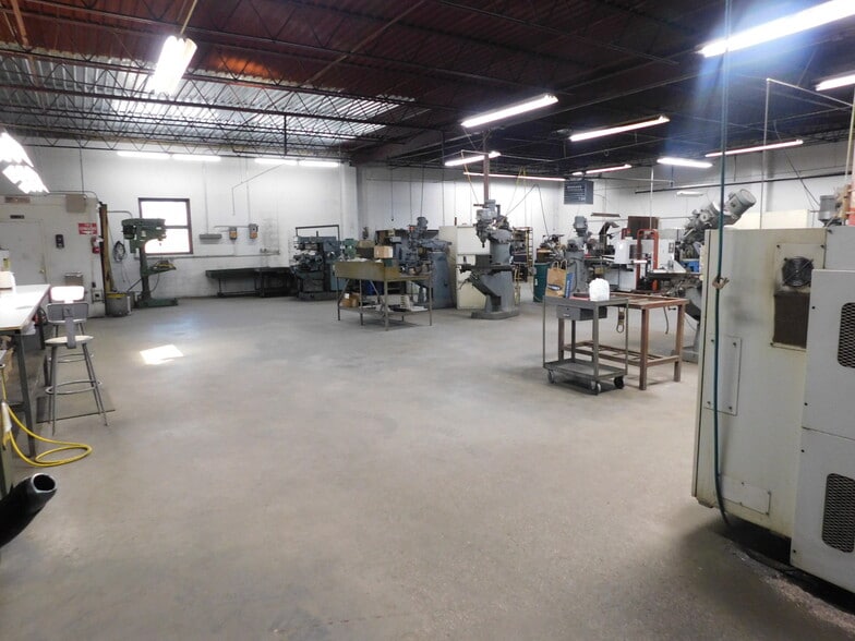 More Photos Of 115 Dairy St, Monett Industrial For Sale