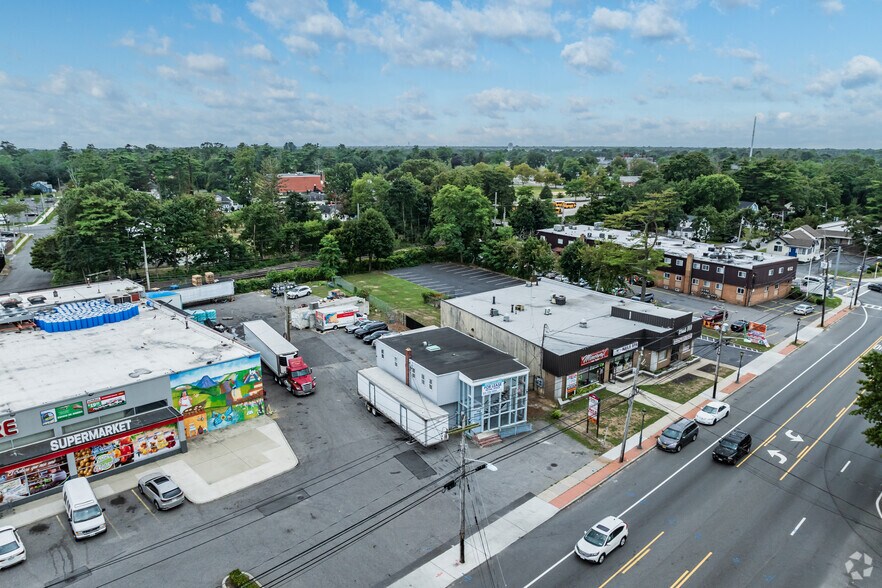 More Photos Of 664 Suffolk Ave, Brentwood Office For Lease