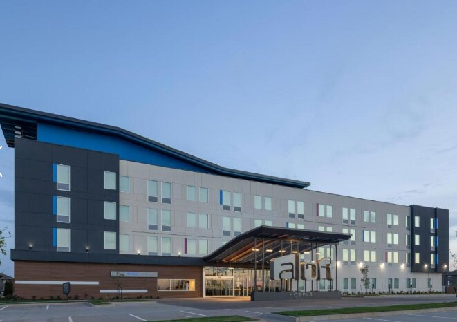 More Photos Of 13111 Highland Park Blvd, Oklahoma City Hotel For Sale