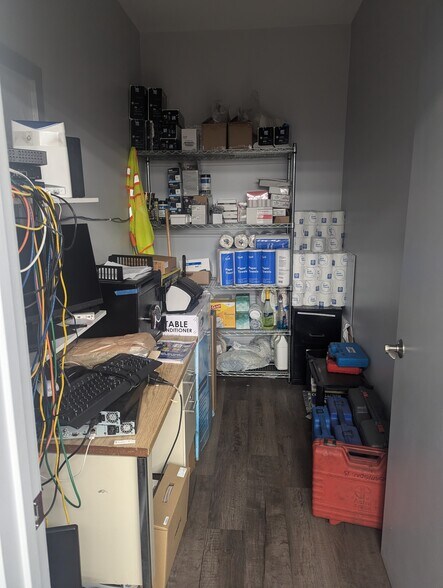 More Photos Of 1860 Stratford Ave, Stratford Auto Repair For Sale