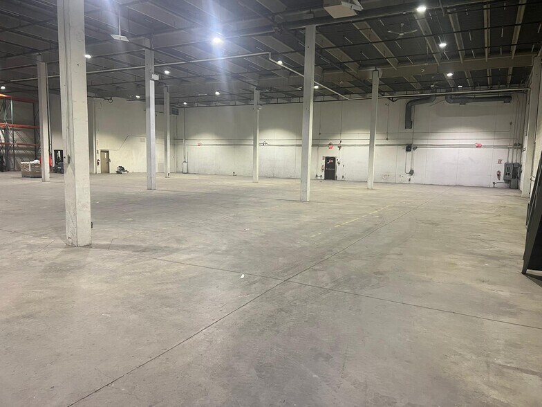More Photos Of 5610-5800 44 St SE, Calgary Industrial For Sale