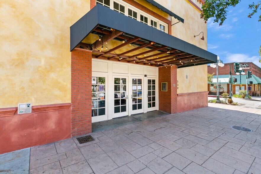 More Photos Of 534 S Myrtle Ave, Monrovia Restaurant For Lease