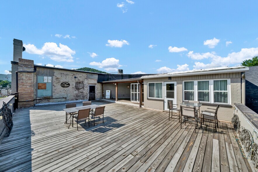 More Photos Of 12 W Second St, Vanceburg Storefront Retail Residential For Sale