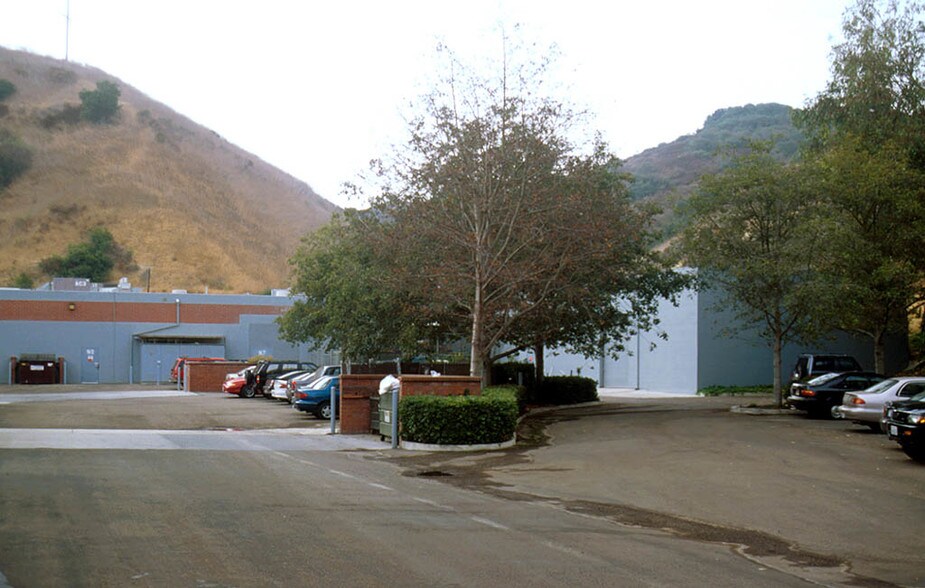 More Photos Of 10346 Roselle St, San Diego Light Manufacturing For Lease