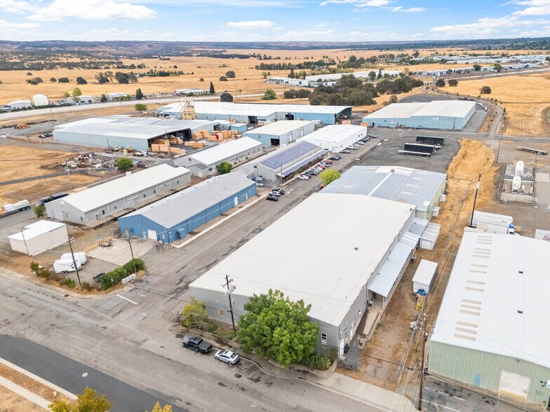 More Photos Of 651 Thunderbolt St, Chico Warehouse For Sale