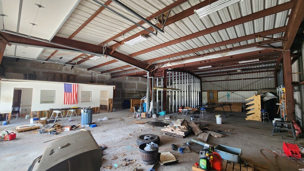 More Photos Of 720 Good Hope St, Norco Industrial For Lease