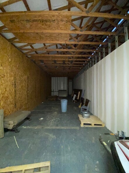 More Photos Of 1168 Bauskett St, Edgefield Warehouse For Sale