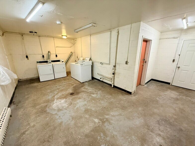 More Photos Of 911-913 Rogers Pl, Cincinnati Apartments For Sale