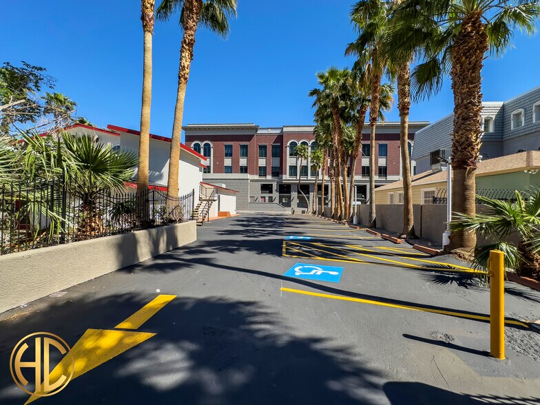 More Photos Of 401 S 6th St, Las Vegas Restaurant For Sale