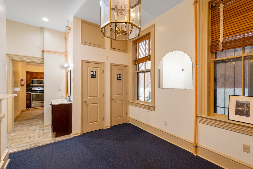 More Photos Of 1010 Pennsylvania Ave SE, Washington Hospitality For Sale