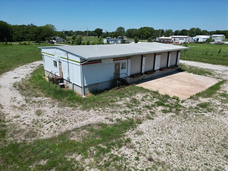 More Photos Of 301 N Maple St, Cherryvale Industrial For Sale