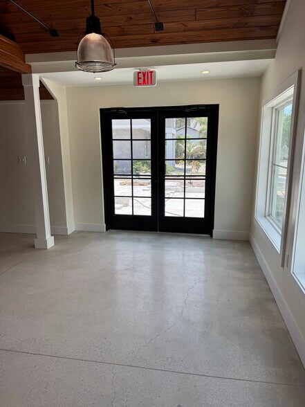 More Photos Of 514 1st Ave SW, Largo Office For Lease
