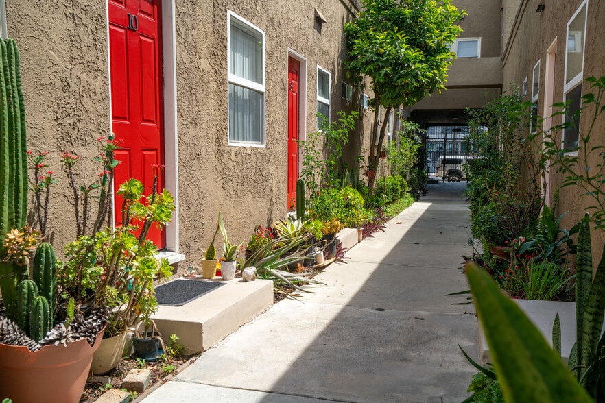 More Photos Of 1111 Pine Ave, Long Beach Apartments For Sale