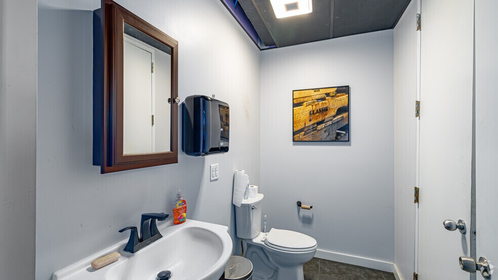 More Photos Of 1309-1645 W Front St, Plainfield Manufacturing For Lease