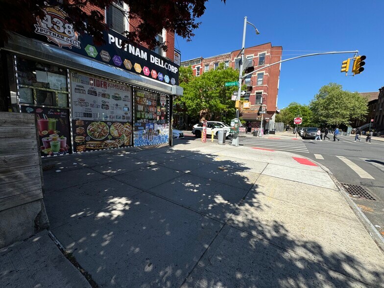 More Photos Of 293 Putnam, Brooklyn General Retail For Lease