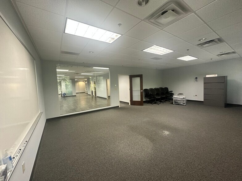 More Photos Of 6525 Shiloh Rd, Alpharetta Office Residential For Sale