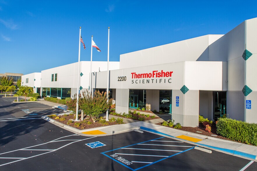 More Photos Of 2200-2240 S McDowell Boulevard Ext, Petaluma Manufacturing For Lease