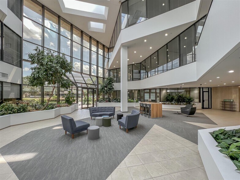 More Photos Of 1155 Dairy Ashford Rd, Houston Office For Lease