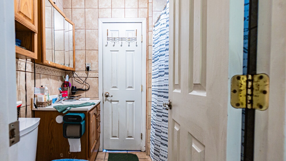 More Photos Of 4656 Floral Dr, Los Angeles Industrial For Sale