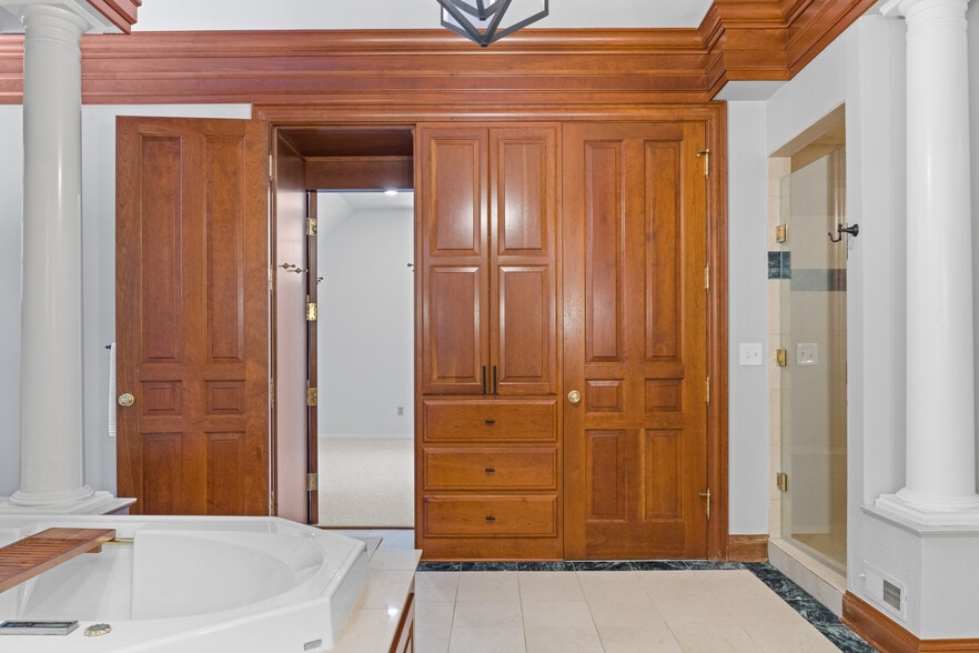 More Photos Of 5455 Plantation Rd, Sunbury Lodge Meeting Hall For Sale
