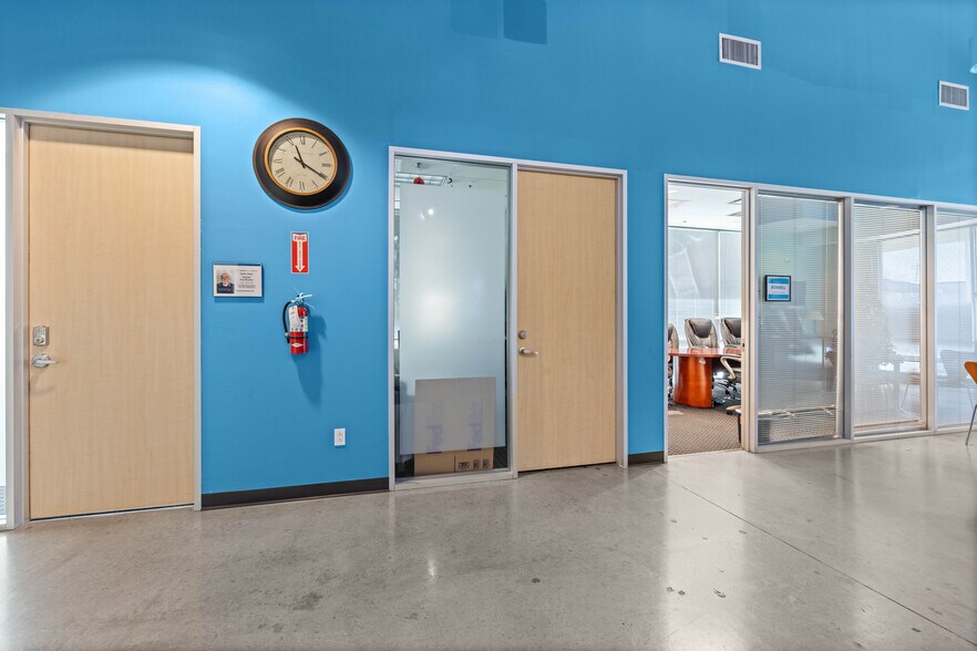 More Photos Of 9300 United Dr, Austin Unknown For Lease